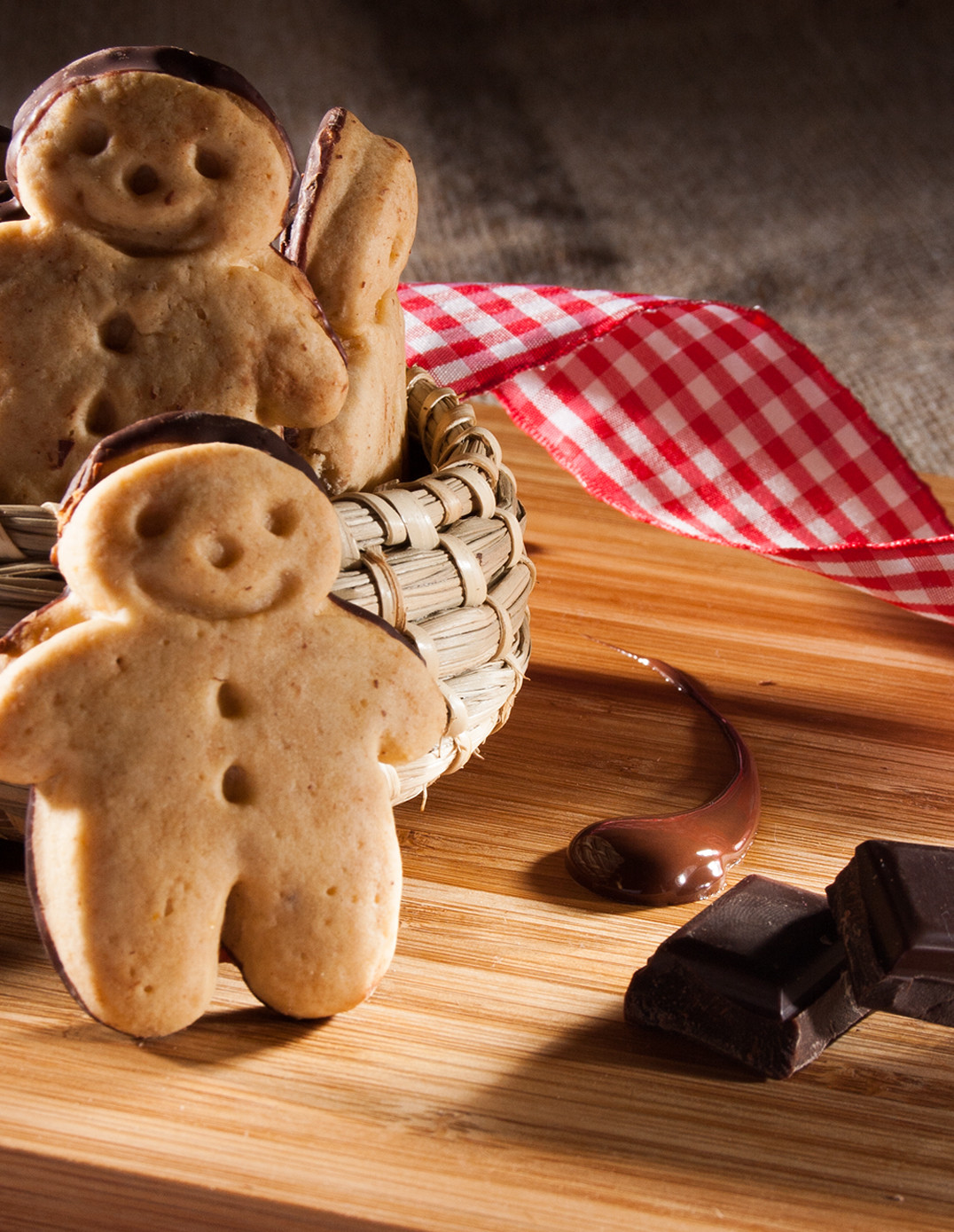 P Tit Bonhomme En Pain D Epices Sur Fond Chocolate Pains D
